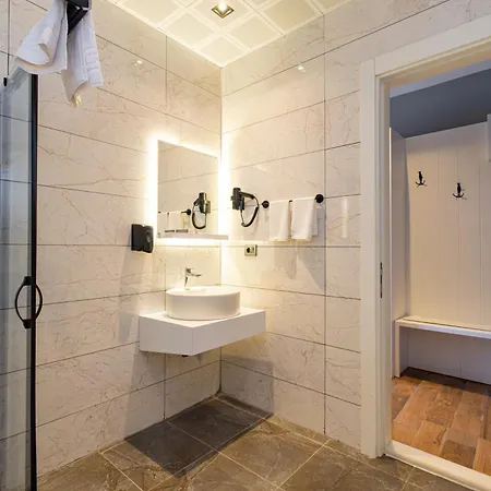 Hipodrom 4* دوسِميالتي