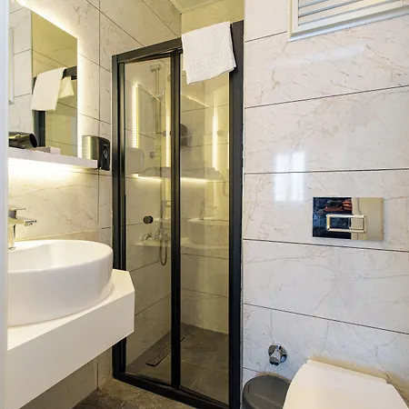 Hipodrom 4*
