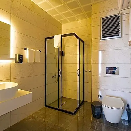 Hipodrom 4*