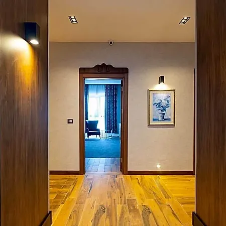Hipodrom 4*