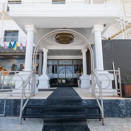 Hipodrom Szálloda 4*